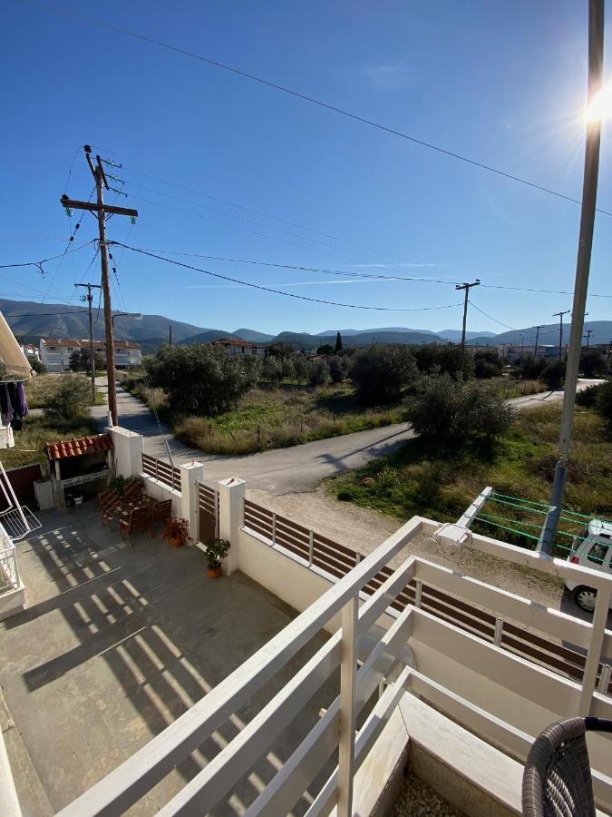 Mpanos Sea Apartment 2 Loutra Oraias Elenis Exterior photo